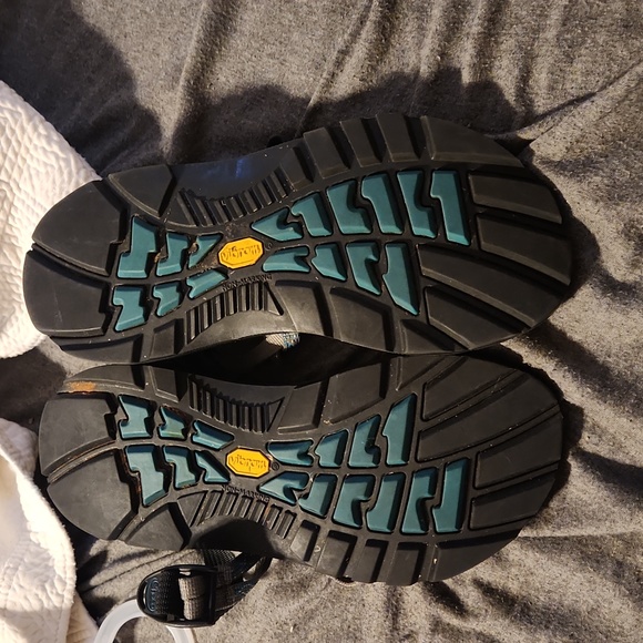 Chacos - Picture 3 of 3